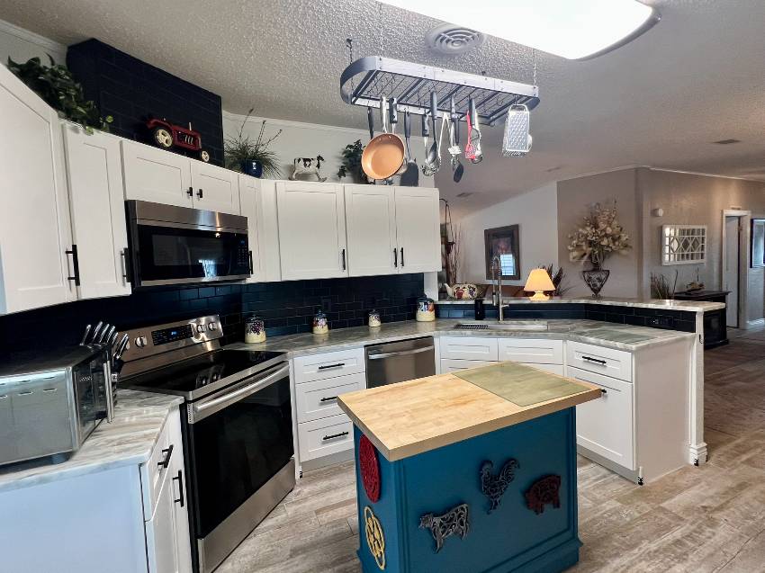 105 Palm Ln E a Parrish, FL Mobile or Manufactured Home for Sale